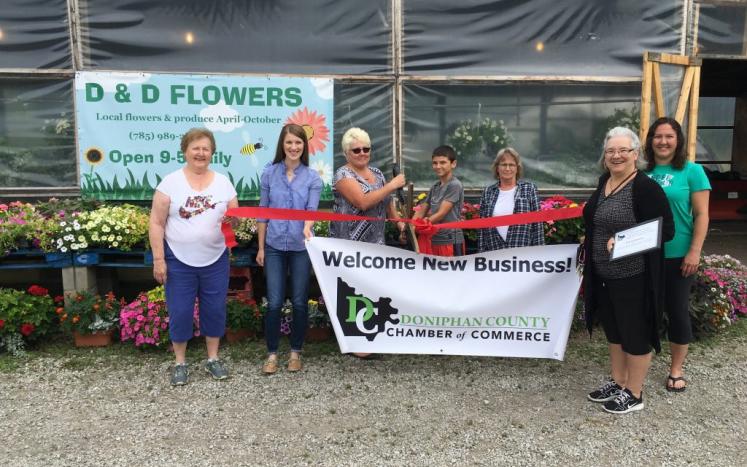 Chamber Holds Ribbon Cutting for D & D Flowers